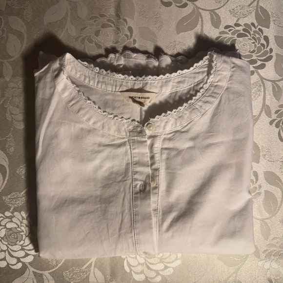 NWT Lucky Brand White Women's Blouse with Eyelet Detail - Size M - Picture 2 of 3